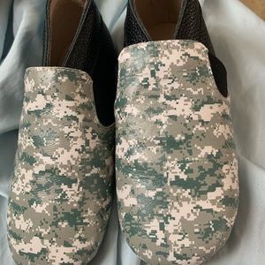 Monkey feet size 5-6